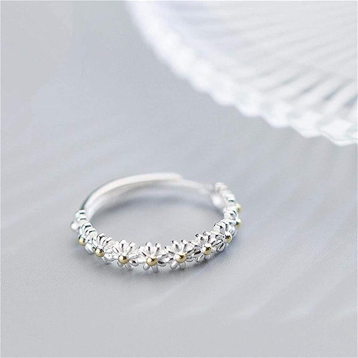Anillo ajustable de plata con margarita