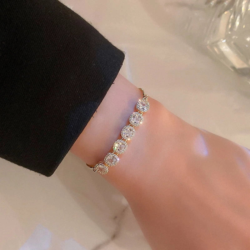Pulsera de lujo ajustable con circonitas en oro