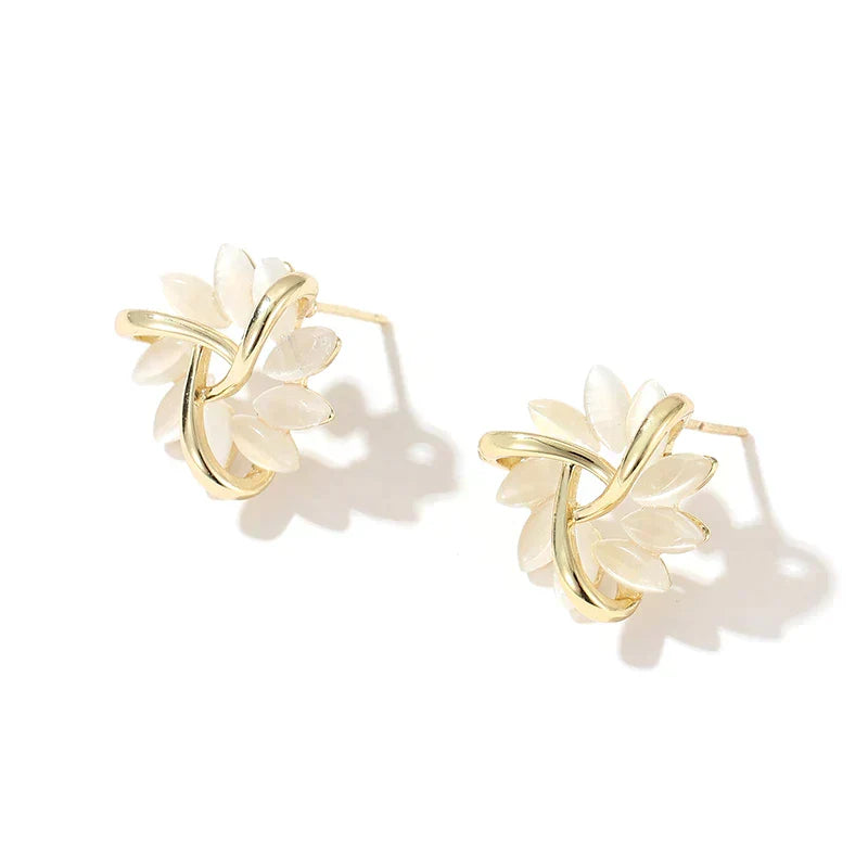Pendientes de aro con flores de ópalo de oro