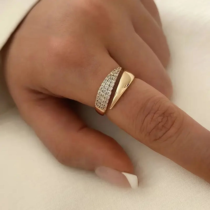 Éloïse – A Ring with Timeless Sparkle
