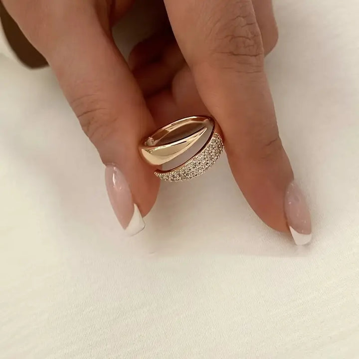 Éloïse – A Ring with Timeless Sparkle