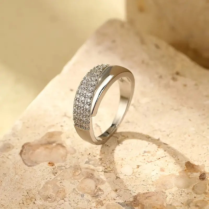 Éloïse – A Ring with Timeless Sparkle