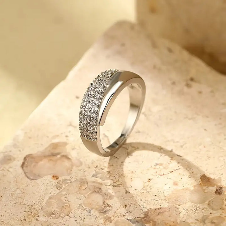 Éloïse – A Ring with Timeless Sparkle