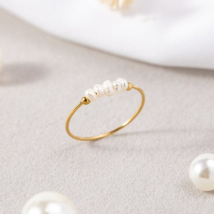 Anillo Clásico con Perla de Agua Dulce