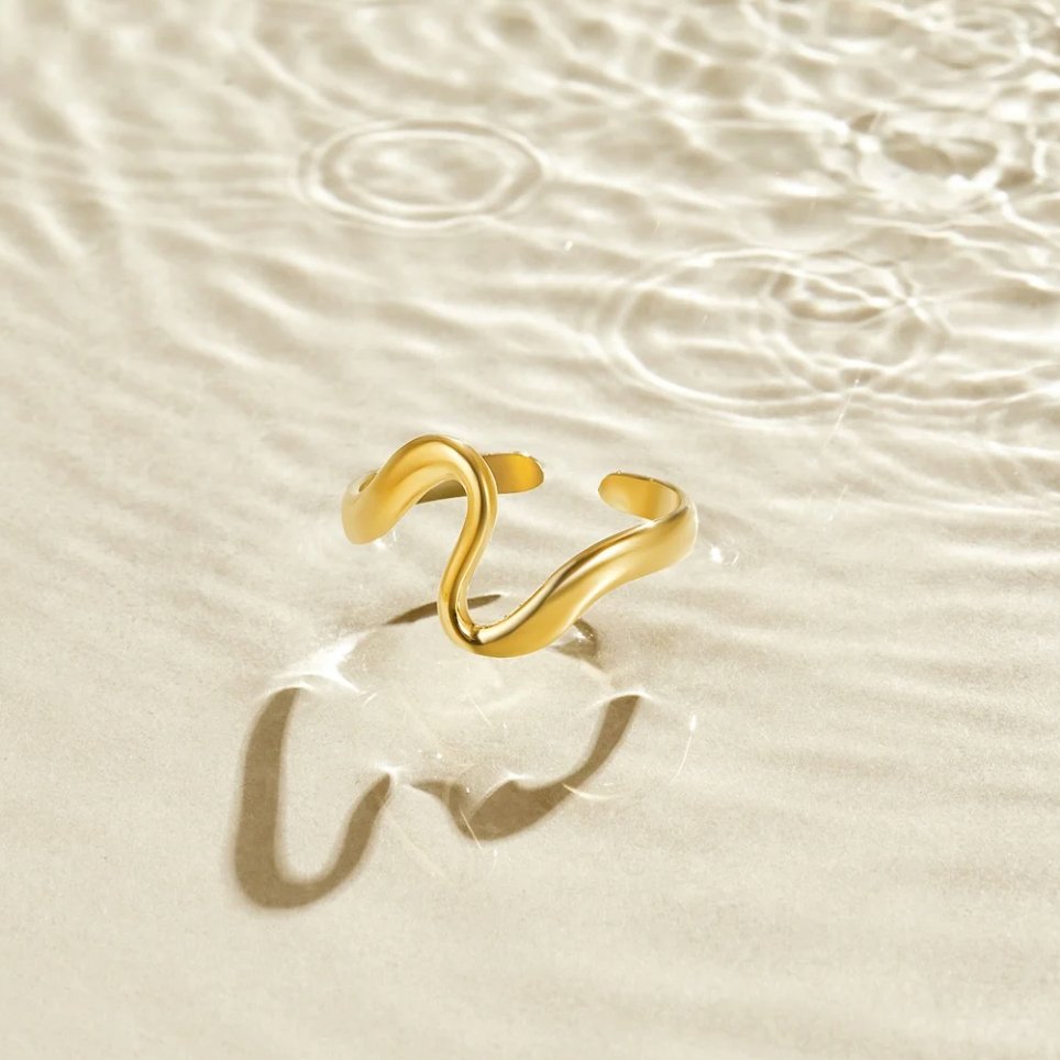 Anillo Onda Dorada
