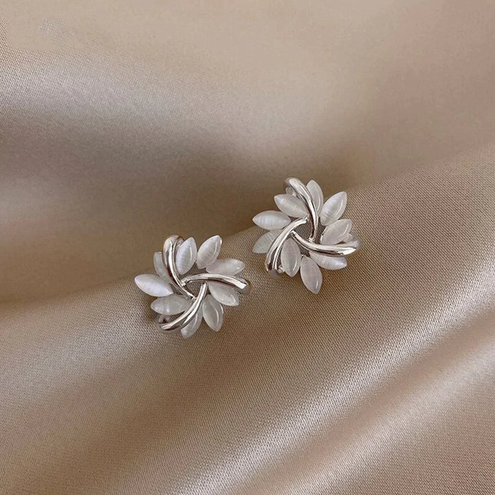 Pendientes de aro con flores de ópalo de oro