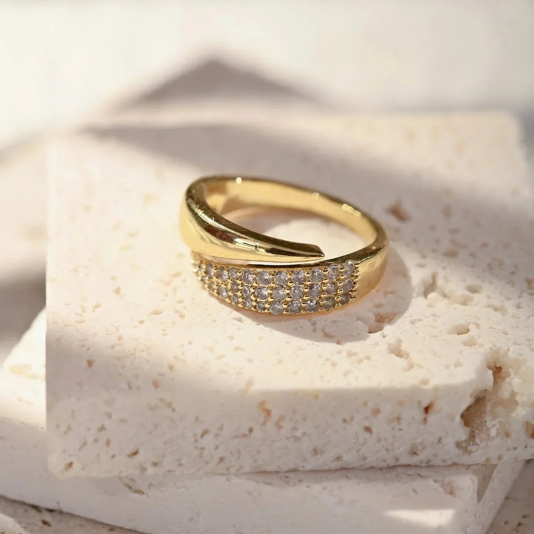 Éloïse – A Ring with Timeless Sparkle