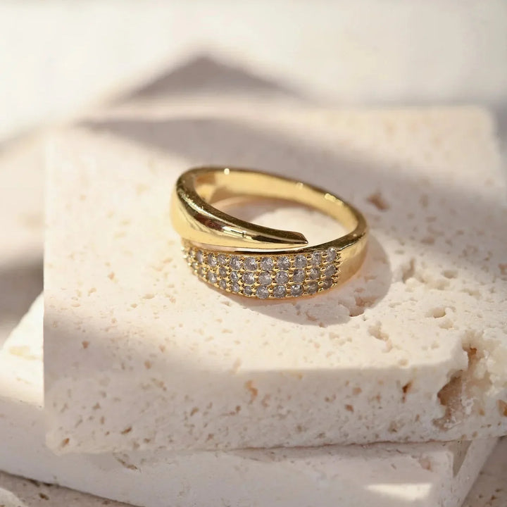 Éloïse – A Ring with Timeless Sparkle